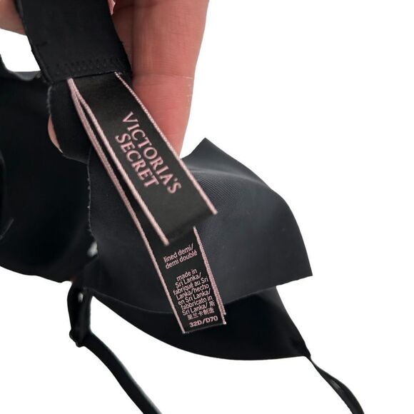 Victoria’s Secret black lined demi bra size 32D - Picture 6 of 7